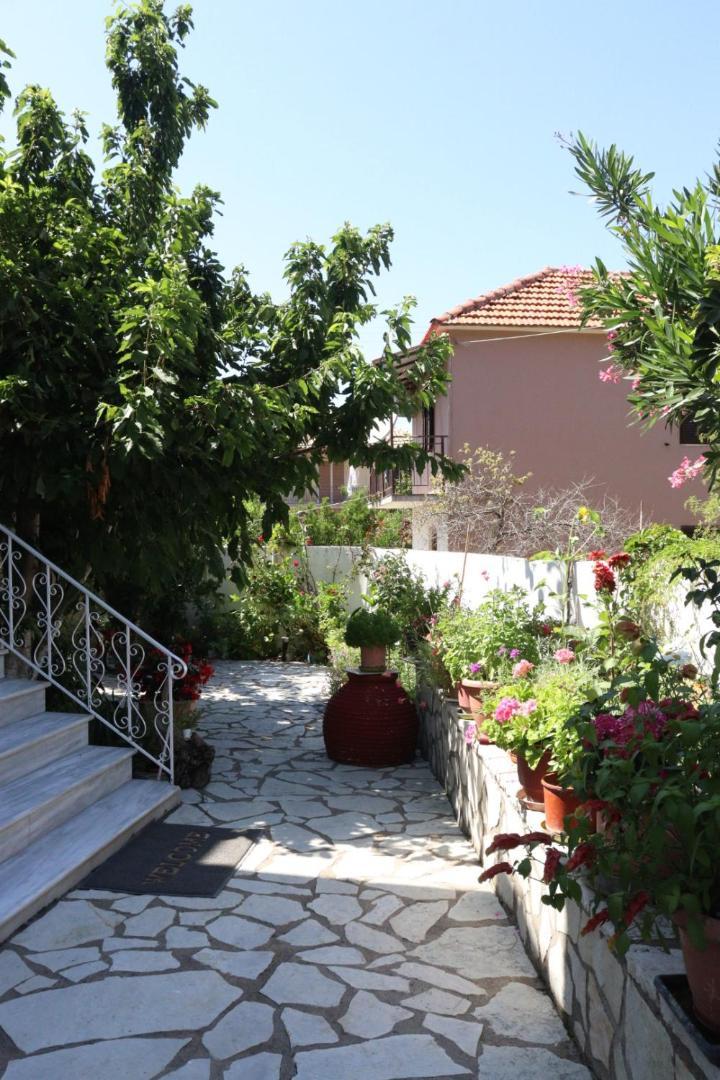 Kondilw Rooms Kalamítsi Exterior photo