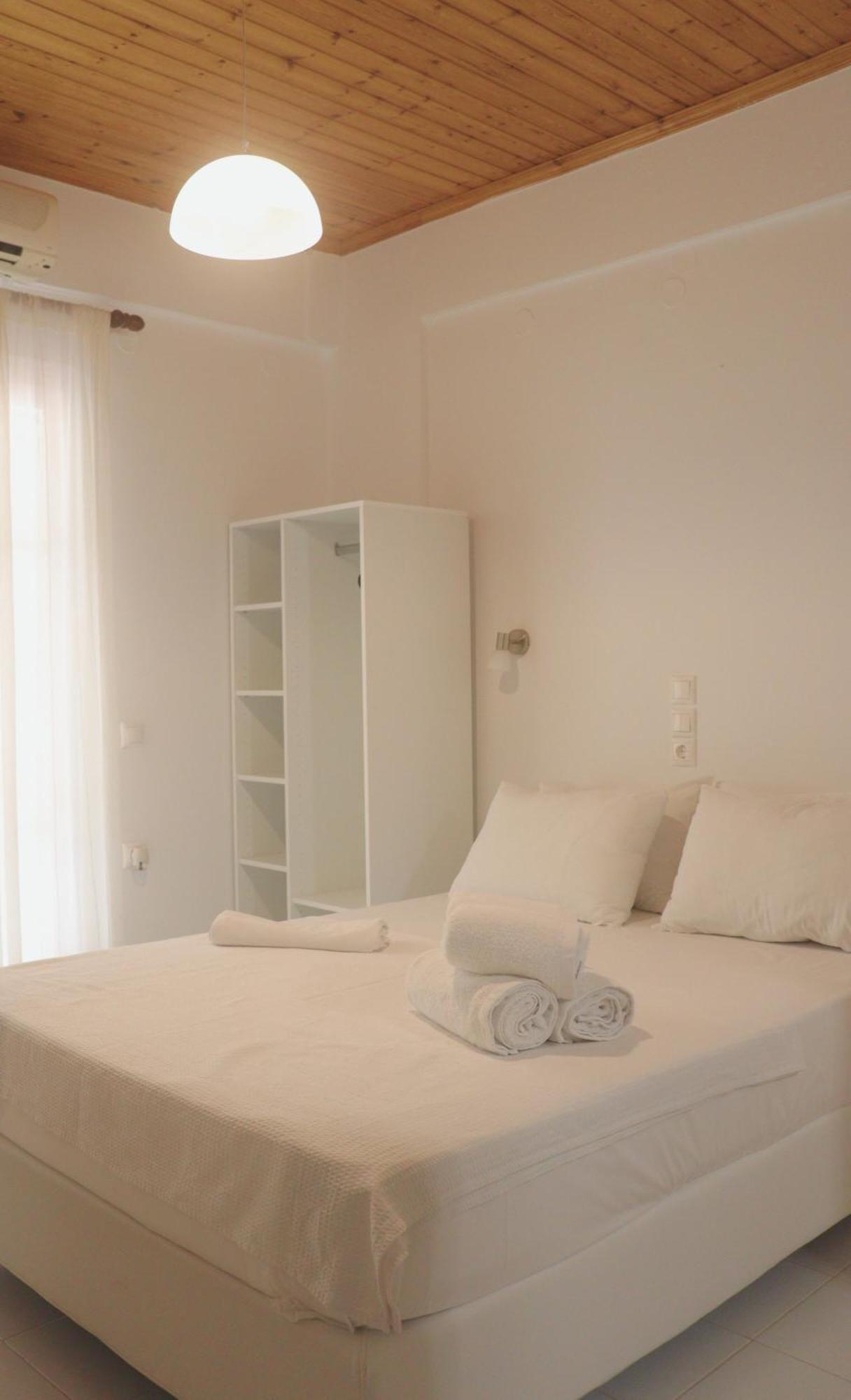 Kondilw Rooms Kalamítsi Exterior photo