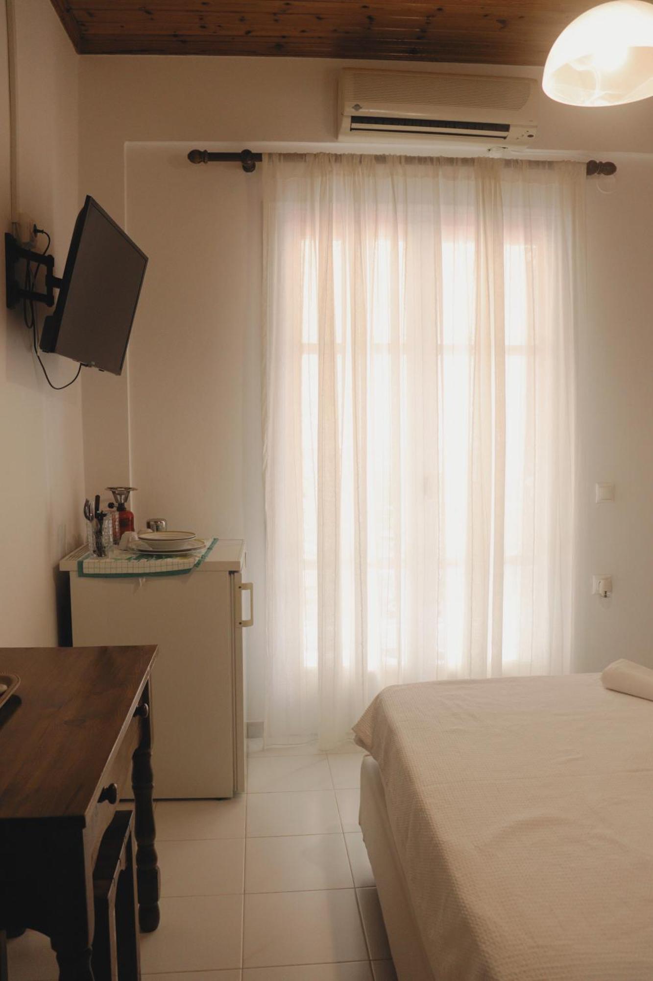 Kondilw Rooms Kalamítsi Exterior photo